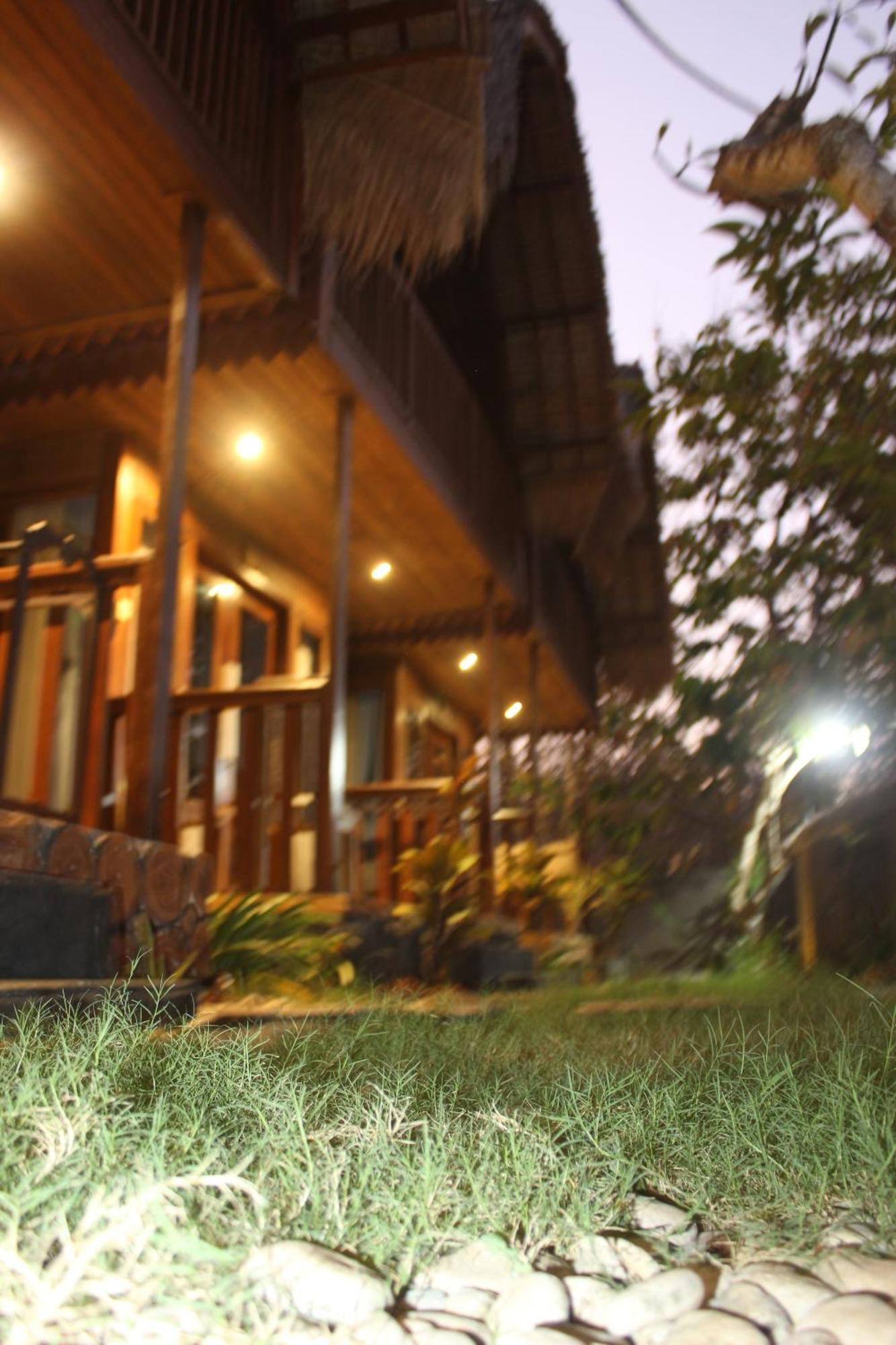 Boga Segara Villa And Resto Batununggul Экстерьер фото